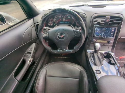 Used 2009 Chevrolet Corvette Coupe w/ Z51 Performance Package image 16