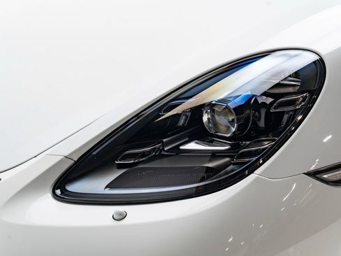 Used 2020 Porsche 718 Boxster Spyder RWD image 58