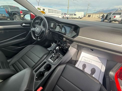 Used 2021 Volkswagen Jetta SE image 29