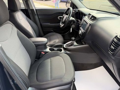 Used 2018 Kia Soul + FWD image 18