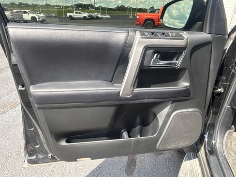 Used 2019 Toyota 4Runner SR5 Premium RWD image 6