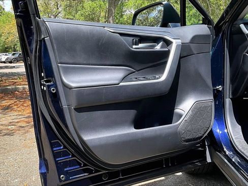 Used 2025 Toyota RAV4 XLE w/ Convenience Package AWD/4WD image 17