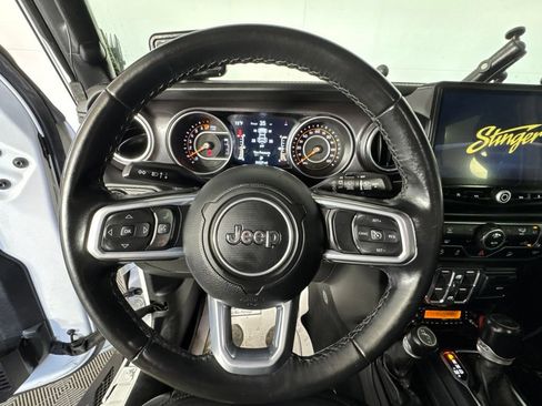 Used 2021 Jeep Wrangler Unlimited Sahara AWD/4WD image 18