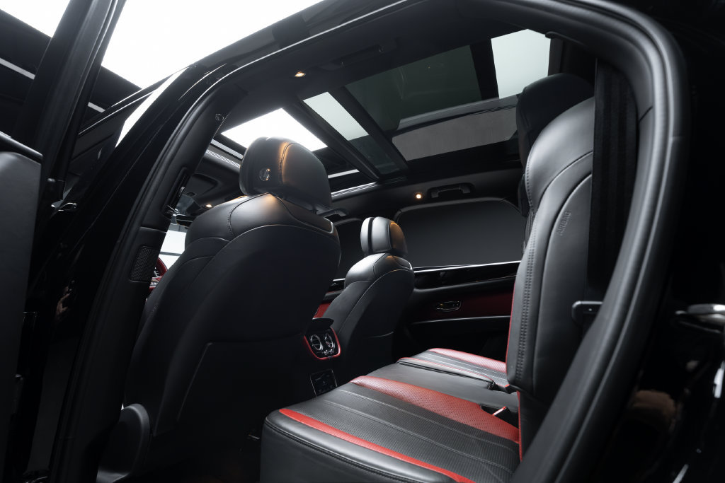 Used 2022 Bentley Bentayga AWD/4WD image 46