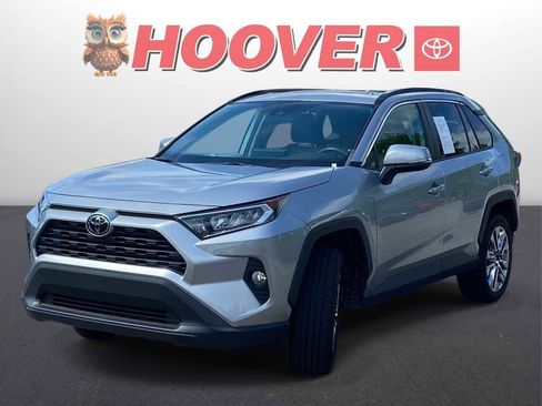 Used 2019 Toyota RAV4 XLE Premium FWD image 3