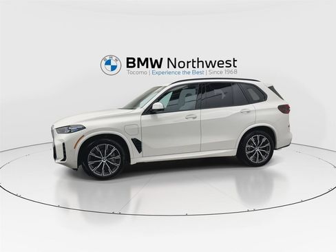 Used 2025 BMW X5 xDrive50e w/ M Sport Package AWD/4WD image 10