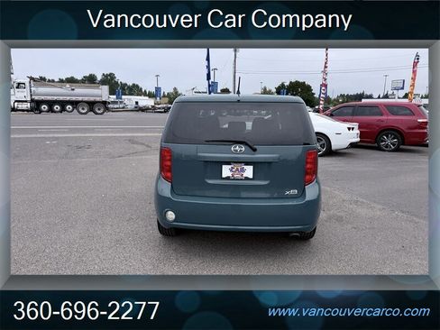 Used 2009 Scion xB FWD image 5