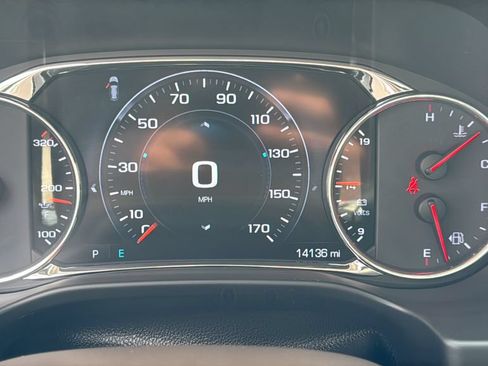 Used 2017 GMC Acadia Denali w/ Technology Package FWD image 30