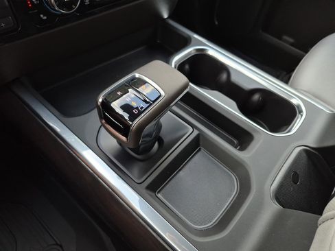 New 2026 GMC Sierra 1500 SLT image 21