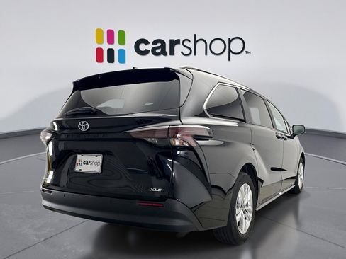 Used 2025 Toyota Sienna XLE w/ XLE Plus Package AWD/4WD image 5