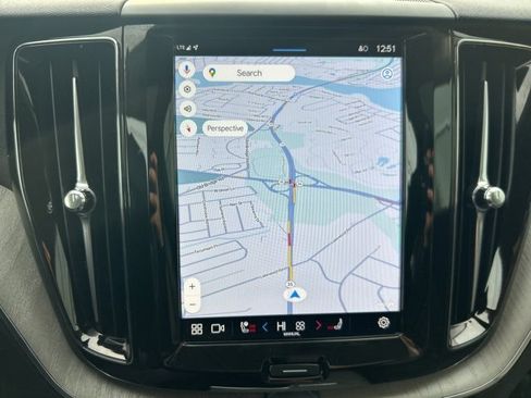 Certified 2025 Volvo XC60 B5 Plus image 22