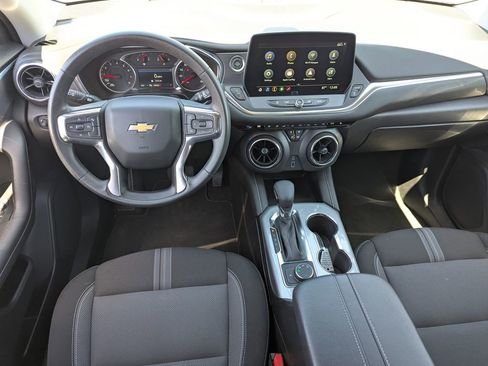 Used 2025 Chevrolet Blazer LT AWD/4WD image 29