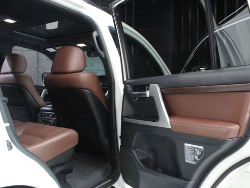 Used 2019 Toyota Land Cruiser w/ Four Season Floor Mat Package image 44