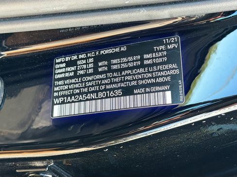 Used 2022 Porsche Macan Base image 50