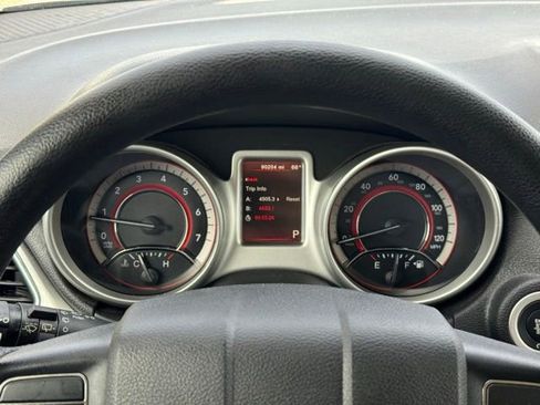 Used 2017 Dodge Journey SXT w/ Comfort/Convenience Group FWD image 26