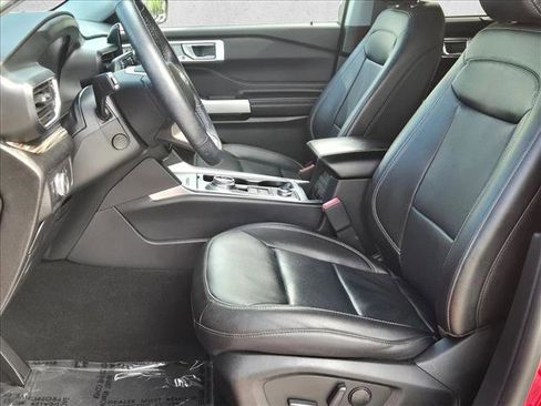 Used 2021 Ford Explorer Limited w/ Equipment Group 301A AWD/4WD image 17