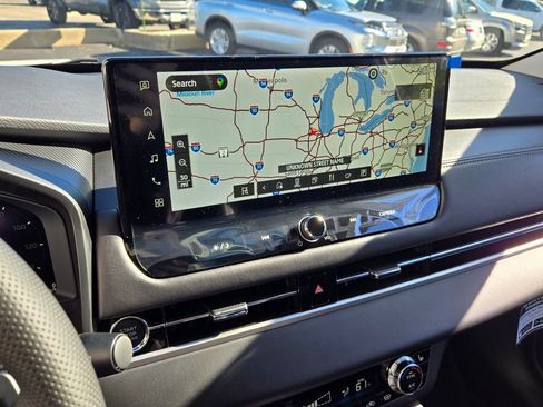 New 2025 Mitsubishi Outlander SE image 25