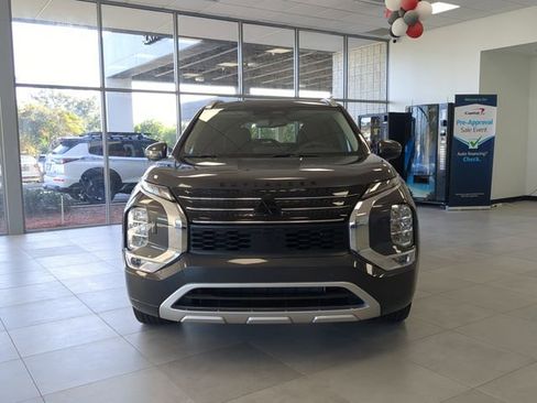 New 2025 Mitsubishi Outlander SEL image 9