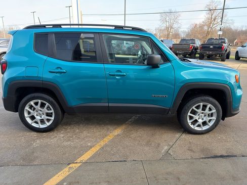 Used 2022 Jeep Renegade Latitude w/ Convenience Group image 7