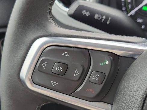 Used 2025 Jeep Wrangler Unlimited Sahara image 11