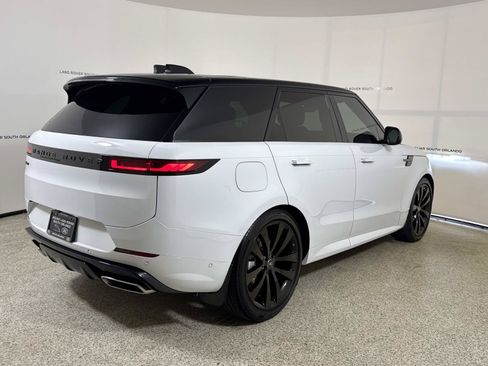 Used 2025 Land Rover Range Rover Sport Dynamic SE AWD/4WD image 5