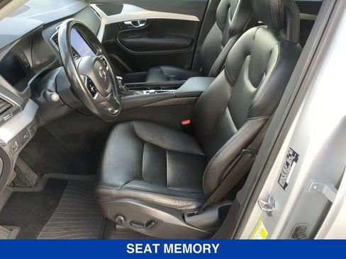 Used 2018 Volvo XC90 T5 Momentum w/ Convenience Package image 17