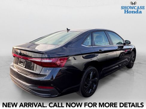Used 2025 Volkswagen Jetta SE FWD image 5