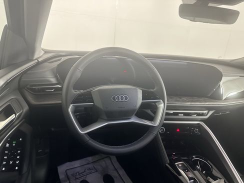 Used 2025 Audi Q5 Premium Plus w/ Premium Plus image 14