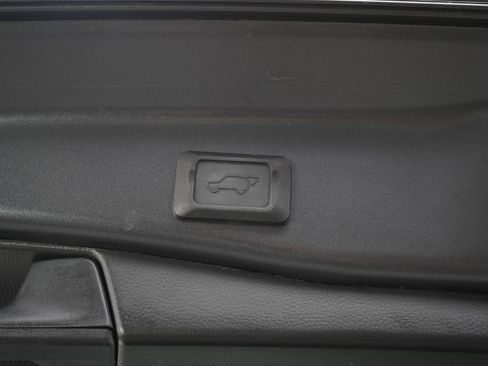 Used 2023 Toyota RAV4 XLE w/ Convenience Package AWD/4WD image 11