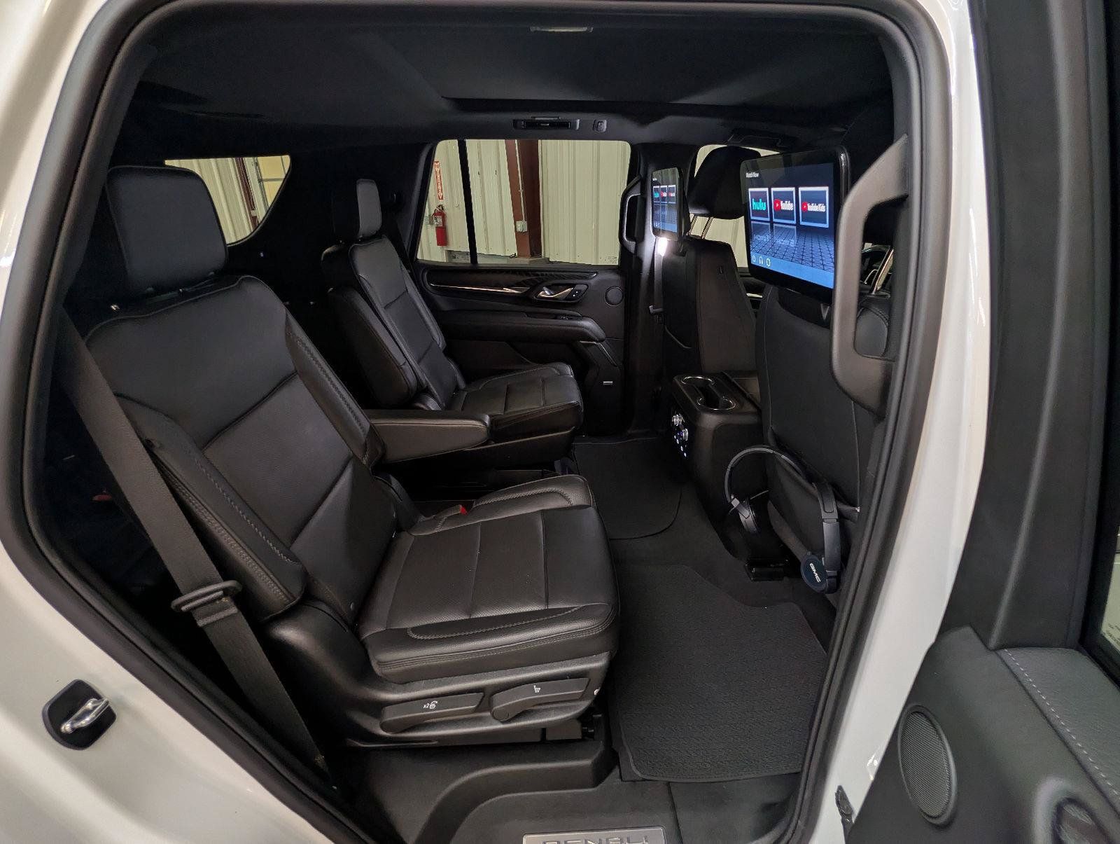 Used 2023 GMC Yukon Denali w/ Advanced Technology Package AWD/4WD image 38