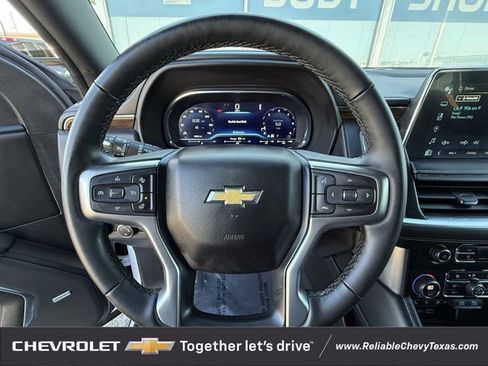 Used 2023 Chevrolet Suburban Premier image 12