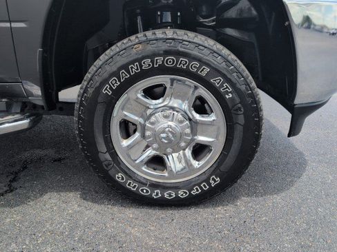 Used 2024 RAM 2500 Tradesman w/ Chrome Appearance Group AWD/4WD image 9