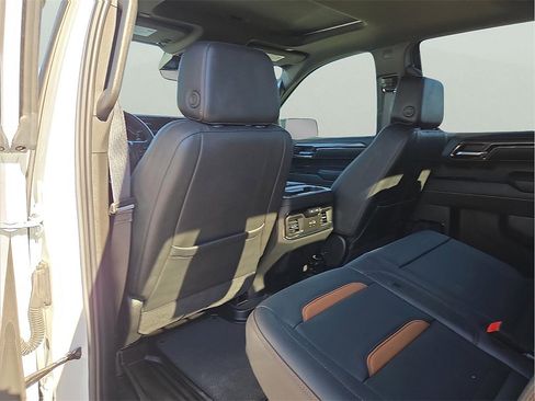 Used 2025 GMC Sierra 1500 AT4 w/ AT4 Premium Package image 14
