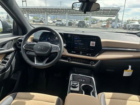 New 2026 Chevrolet Equinox ACTIV AWD/4WD image 16