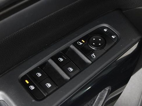 Certified 2024 Nissan Pathfinder SV FWD image 23