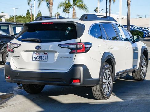 Used 2025 Subaru Outback Premium image 5