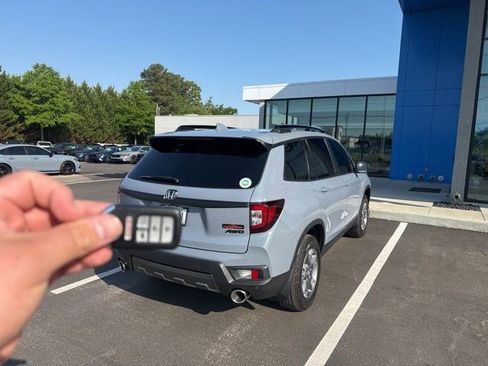 Used 2023 Honda Passport TrailSport image 10