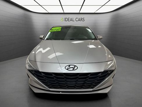 Used 2023 Hyundai Elantra SE FWD image 2