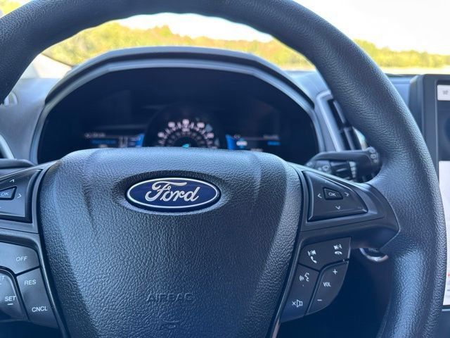 Used 2022 Ford Edge SE w/ Black Appearance Package AWD/4WD image 11