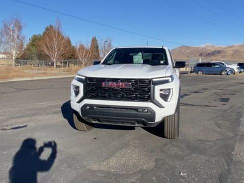 New 2025 GMC Canyon Elevation w/ Convenience Package image 3