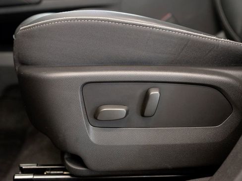 Used 2023 Buick Envision Essence FWD image 16