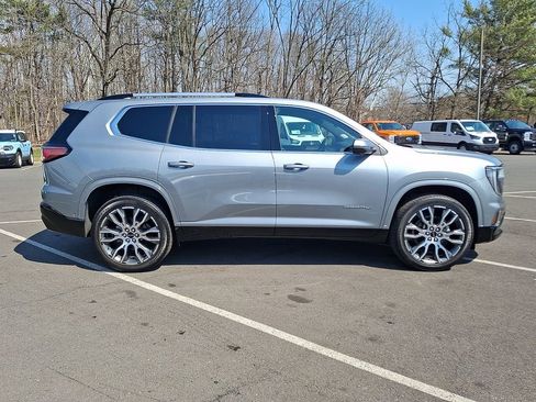 Used 2026 GMC Acadia Denali Ultimate w/ LPO, Floor Liner Package AWD/4WD image 10