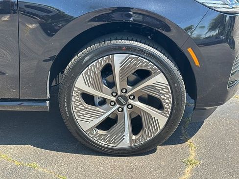 New 2026 Lincoln Navigator L Black Label AWD/4WD image 14