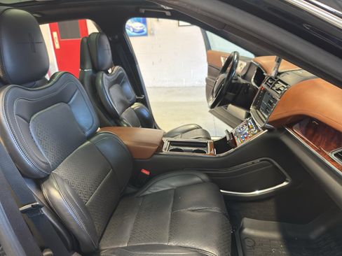 Used 2018 Lincoln Continental Black Label AWD/4WD image 23