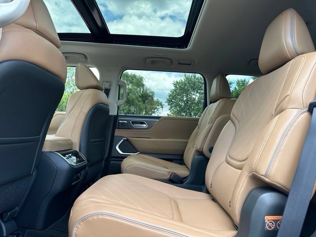 New 2027 INFINITI QX80 Luxe w/ Cargo Package AWD/4WD image 28