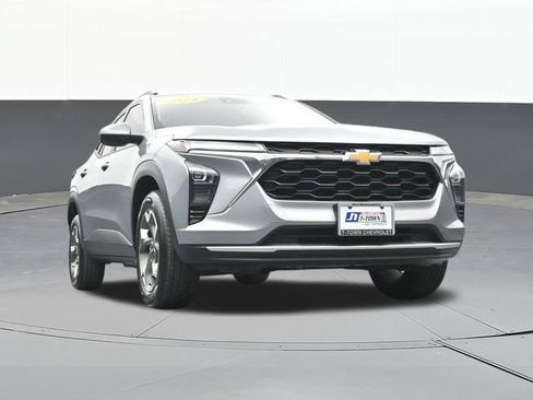 Used 2024 Chevrolet Trax LT w/ Driver Confidence Package FWD image 58