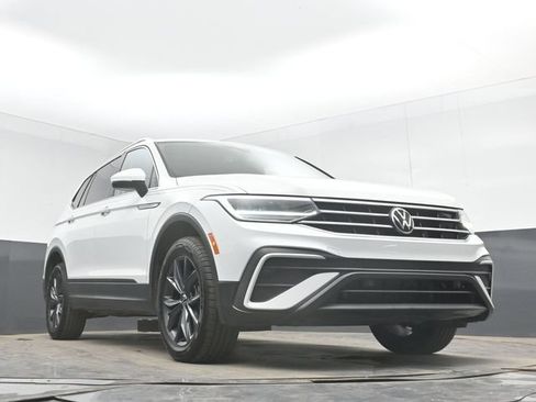 Used 2022 Volkswagen Tiguan SE AWD/4WD image 42