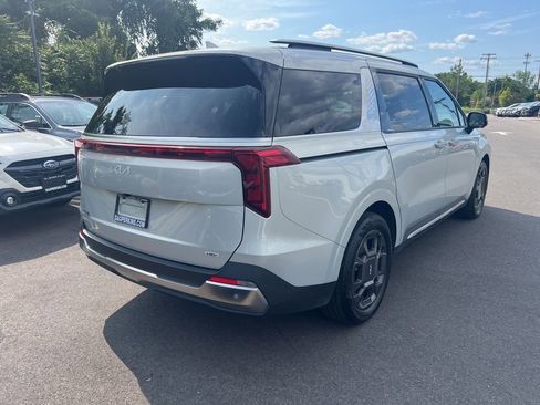 Used 2025 Kia Carnival SX image 5