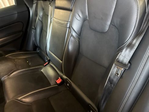 Used 2018 Volvo XC60 T5 R-Design w/ Convenience Package AWD/4WD image 13