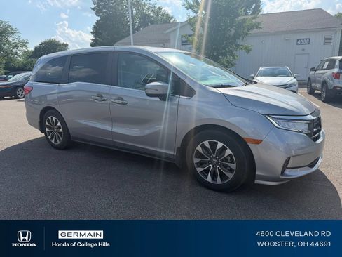 Used 2024 Honda Odyssey EX-L image 3
